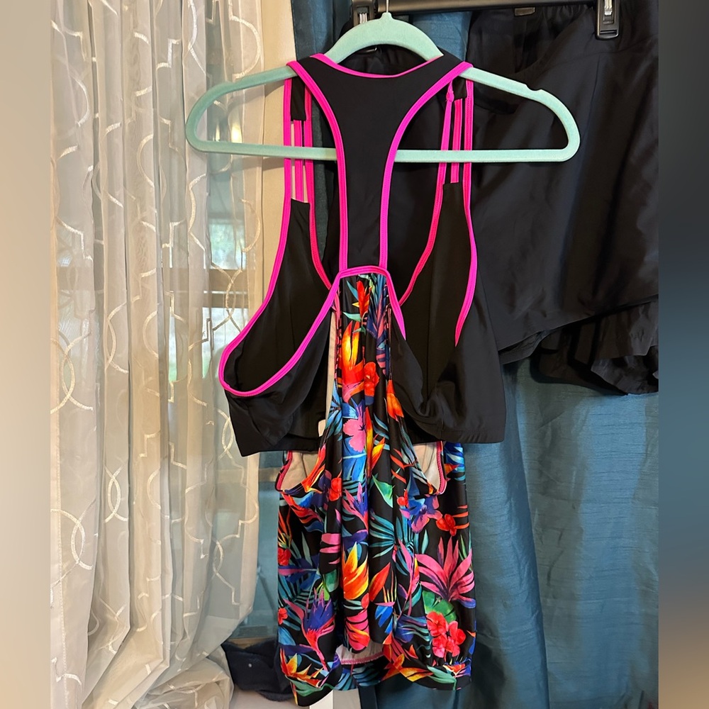 Tropical Print Tankini Top w/ Solid Black Swim Shorts+Pair of Nylon Swim Shorts - Picture 4 of 12